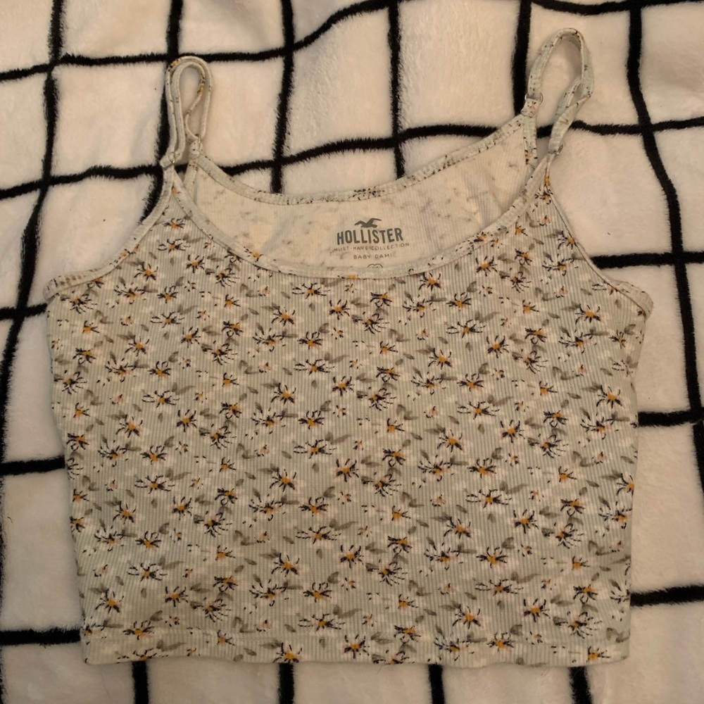 medium hollister floral cropped baby cami tank top